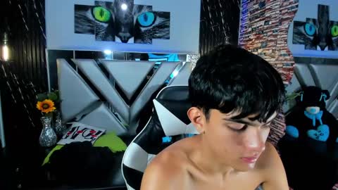 Snapshot of star_blew chatting on 12.03.24 star_blew online show from 12.03.24