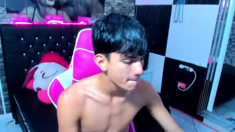 Snapshot of star_blew chatting on 12.04.24 star_blew online show from 12.04.24