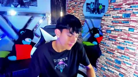 Snapshot of star_blew chatting on 12.05.24 star_blew online show from 12.05.24