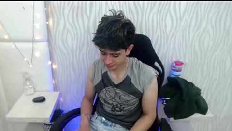 Snapshot of star_boyx chatting on 03.01.25 star_boyx online show from 03.01.25