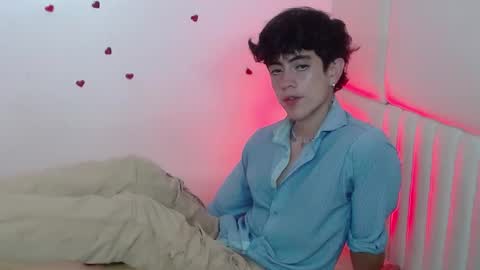 Snapshot of star_boyx chatting on 09.10.25 star_boyx online show from 09.10.25