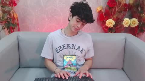 Snapshot of star_boyx chatting on 09.15.25 star_boyx online show from 09.15.25