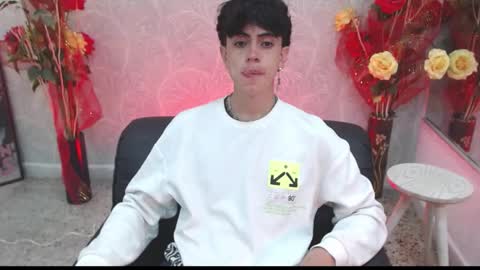 Snapshot of star_boyx chatting on 09.29.25 star_boyx online show from 09.29.25