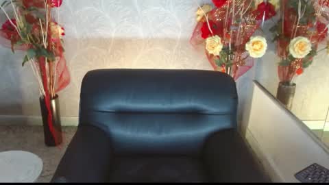 Snapshot of star_boyx chatting on 10.10.25 star_boyx online show from 10.10.25