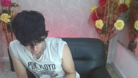 Snapshot of star_boyx chatting on 10.17.25 star_boyx online show from 10.17.25
