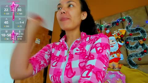 Snapshot of star_of_sea_ chatting on 12.19.24 Estrella online show from 12.19.24