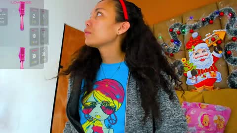 Snapshot of star_of_sea_ chatting on 12.21.24 Estrella online show from 12.21.24