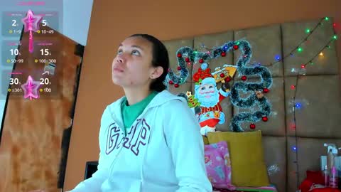 Snapshot of star_of_sea_ chatting on 12.27.24 Estrella online show from 12.27.24