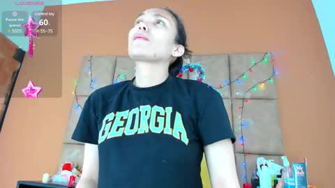 Snapshot of star_of_sea_ chatting on 12.29.24 Estrella online show from 12.29.24