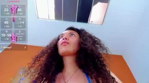 Snapshot of star_of_sea_ chatting on 12.29.24 Estrella online show from 12.29.24