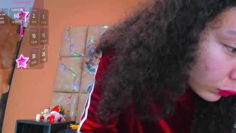 Snapshot of star_of_sea_ chatting on 01.08.25 Estrella online show from 01.08.25