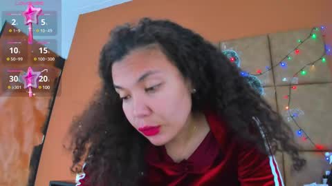 Snapshot of star_of_sea_ chatting on 01.08.25 Estrella online show from 01.08.25