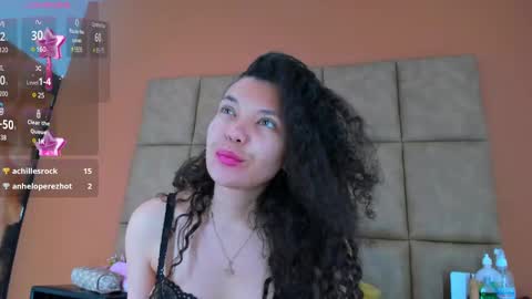 Snapshot of star_of_sea_ chatting on 01.11.25 Estrella online show from 01.11.25