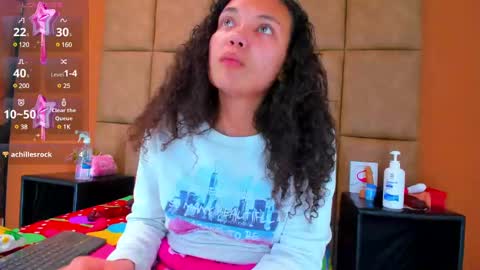 Snapshot of star_of_sea_ chatting on 01.17.25 Estrella online show from 01.17.25