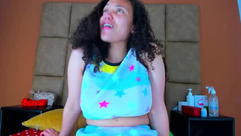 Snapshot of star_of_sea_ chatting on 02.03.25 Estrella online show from 02.03.25