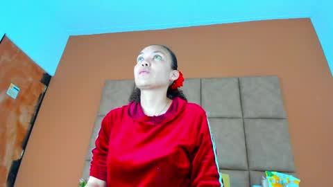 Snapshot of star_of_sea_ chatting on 02.04.25 Estrella online show from 02.04.25