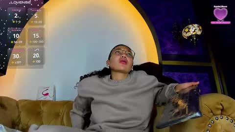 Snapshot of star_of_sea_ chatting on 02.22.25 Estrella online show from 02.22.25