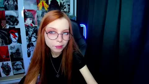 Snapshot of star_tarra chatting on 04.28.26 Tarra online show from 04.28.26