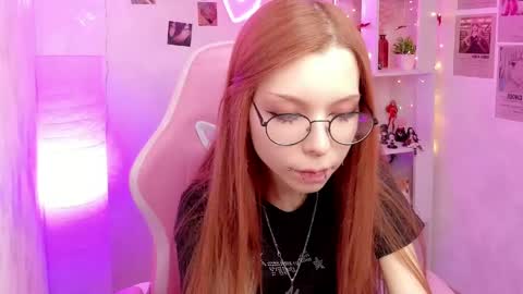 Snapshot of star_tarra chatting on 04.29.26 Tarra online show from 04.29.26
