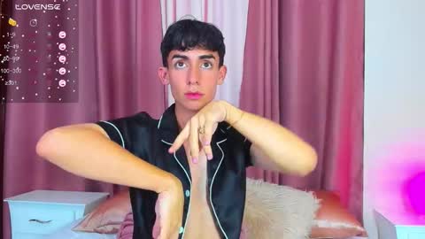 Snapshot of starboyy_77 chatting on 01.06.26 Ethan online show from 01.06.26