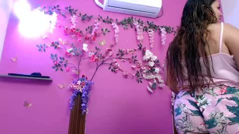 Snapshot of starfishanal21 chatting on 05.18.26 alejandra online show from 05.18.26