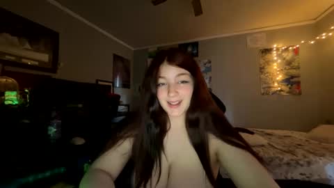 Snapshot of starlight09102 chatting on 03.06.25 Starlight online show from 03.06.25