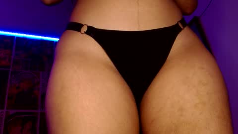 Snapshot of stars4spider_ chatting on 10.27.25 online show from 10.27.25