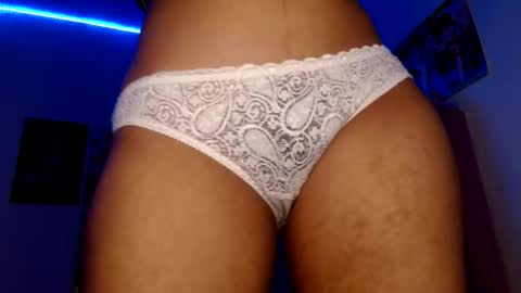 Snapshot of stars4spider_ chatting on 12.20.25 online show from 12.20.25