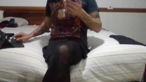 Snapshot of starvingbps chatting on 11.14.25 starvingbps online show from 11.14.25