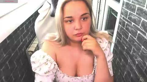 Snapshot of stasya_sunshine chatting on 06.25.26 stasya_sunshine online show from 06.25.26