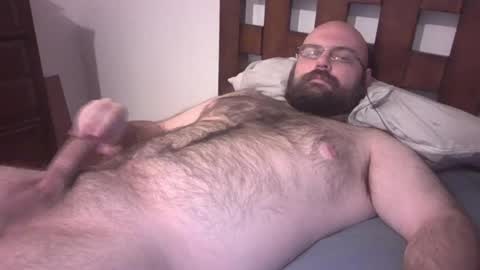 Snapshot of stealthytuna95 chatting on 04.15.26 mike online show from 04.15.26