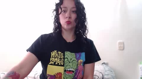 Snapshot of steel_girl chatting on 09.30.25 Luna Fox online show from 09.30.25