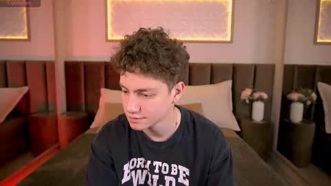 Snapshot of stefanbev chatting on 02.18.26 Esrefan online show from 02.18.26