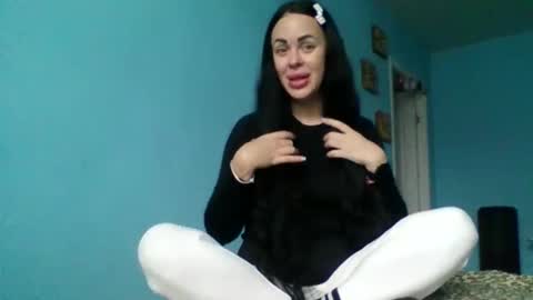 stefaniyax online show from 10.10.25