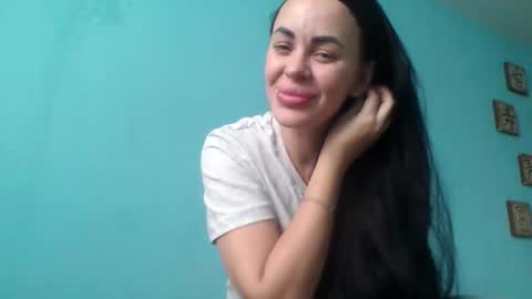 stefaniyax online show from 10.18.25