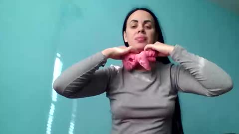 stefaniyax online show from 10.23.25