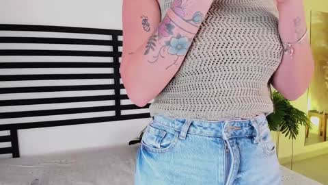 Snapshot of stefannny_ chatting on 12.13.24 Stefanny online show from 12.13.24