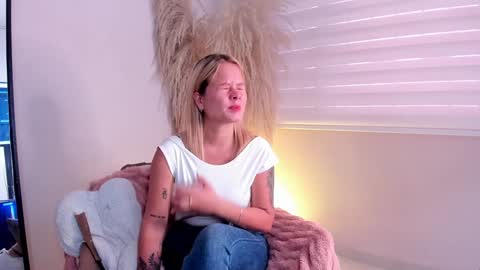 Snapshot of stefannny_ chatting on 01.01.25 Stefanny online show from 01.01.25