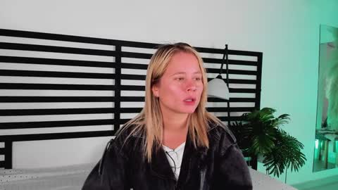 Snapshot of stefannny_ chatting on 01.21.25 Stefanny online show from 01.21.25