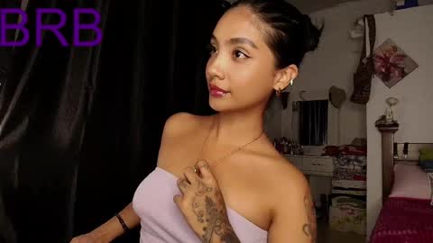 Im MiaIts my first day here  online show from 10.14.25