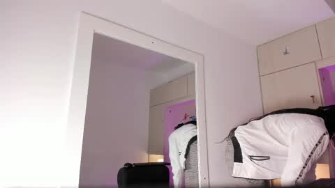 stefannyevans_ online show from 12.17.25