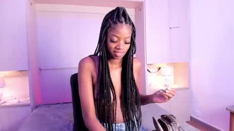 stefannyevans_ online show from 05.23.26