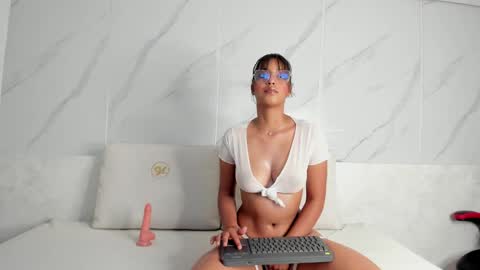 Snapshot of stefany_lure chatting on 05.12.26 Stefany Lure online show from 05.12.26