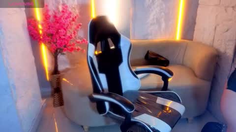 Online 800 to 1400 online show from 03.11.26