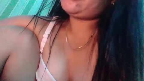 Snapshot of steffani_love chatting on 10.23.25 steffani_love online show from 10.23.25