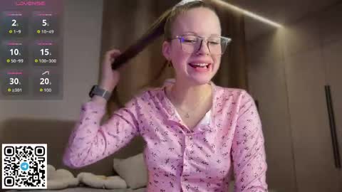 STEFI  Streams every day from 10 PM GTM1  online show from 04.21.26