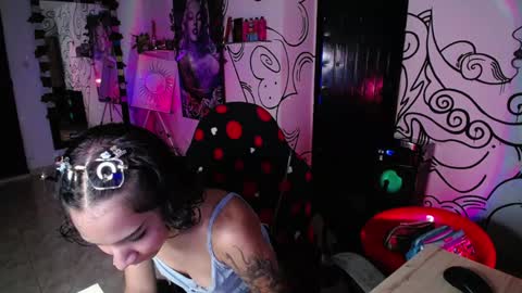   online show from 12.05.25