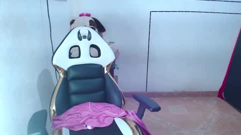 StefiAlizon online show from 10.21.25