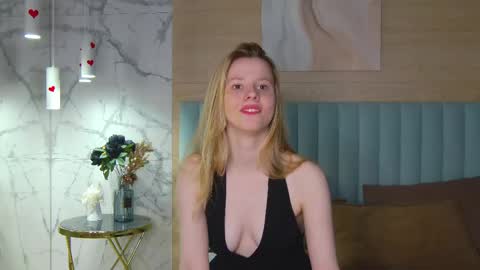 Snapshot of stefie_wells chatting on 05.08.26 Stefie online show from 05.08.26