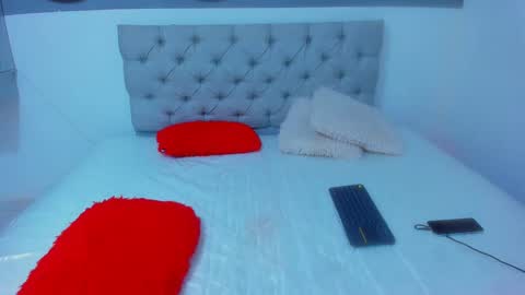 Snapshot of steicy_lan chatting on 02.15.25 steicy_lan online show from 02.15.25